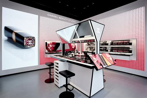 chanel la pelette|Chanel makeup store.